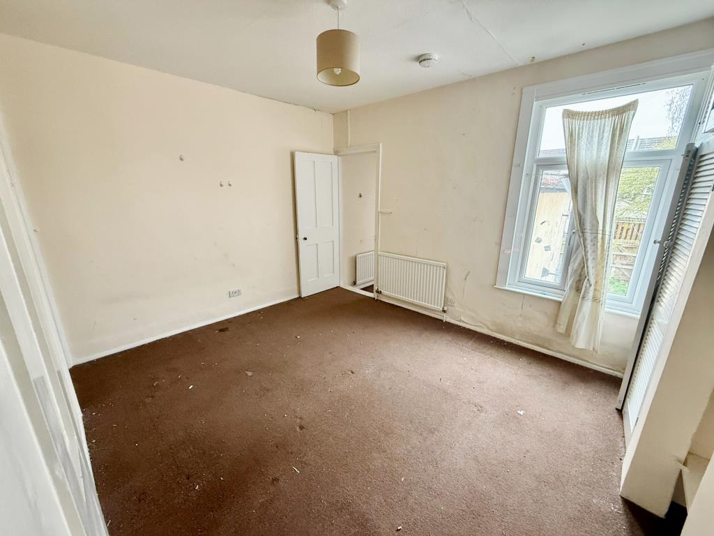 Lot: 158 - TERRACED HOUSE FOR REFURBISHMENT - Bedroom two